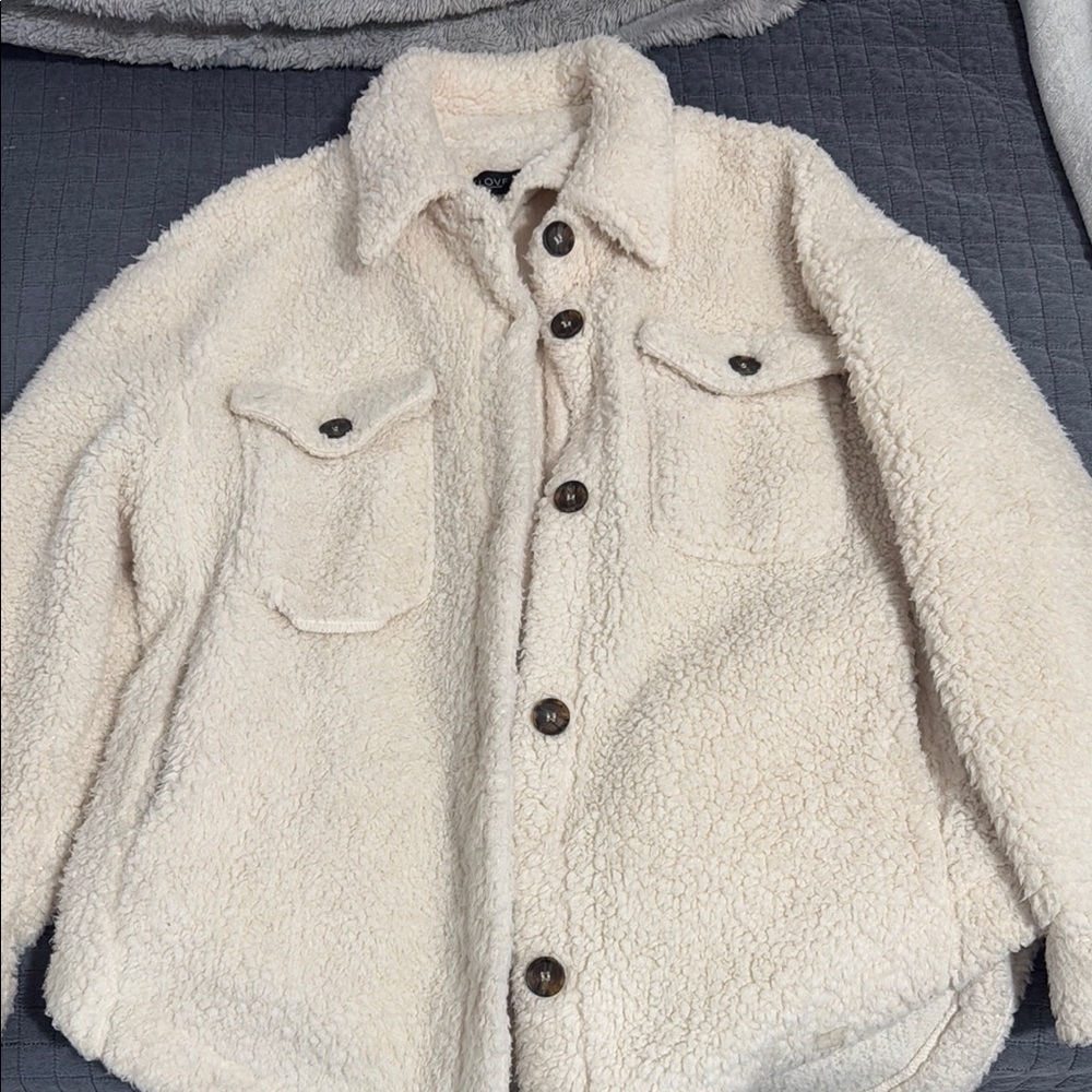 Cream Teddy Jacket with Collar and Button-Down Front